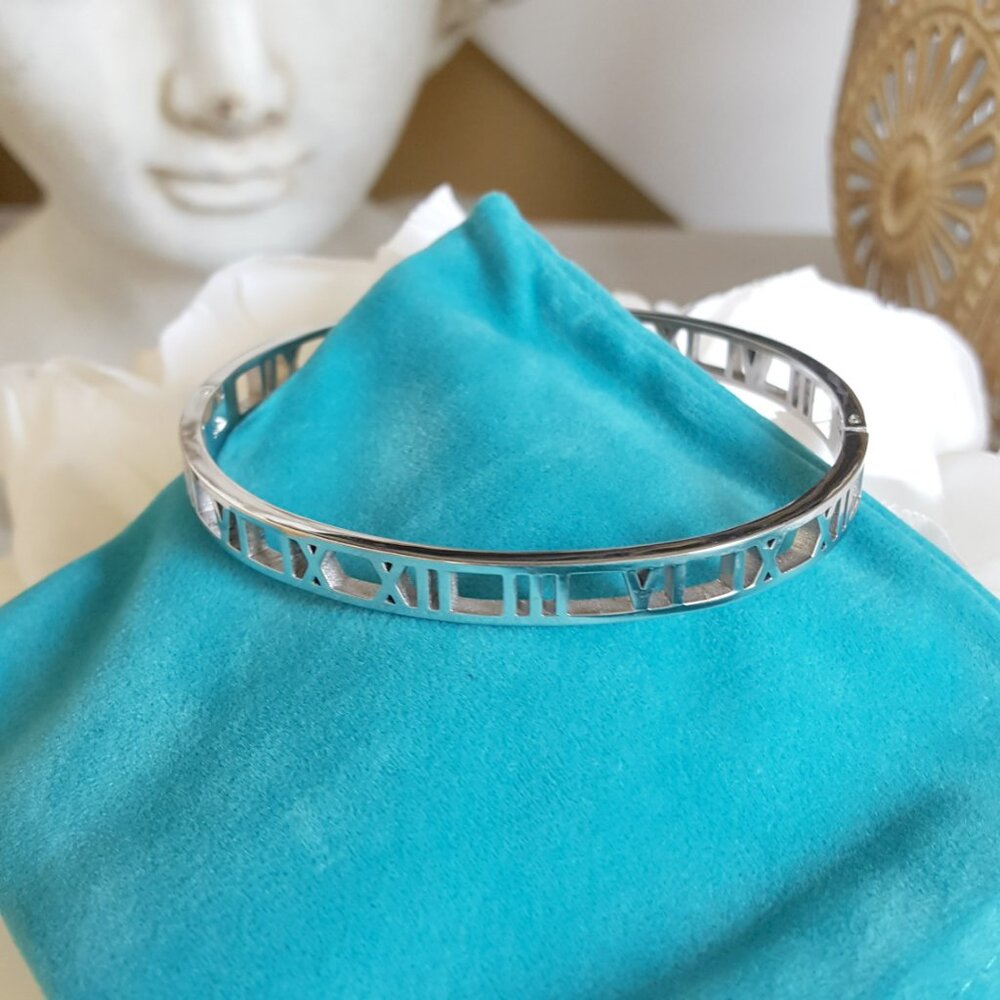 NEW! STAINLESS ROMAN Numeral BRACELET - Picture 2 of 2
